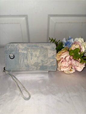 NWOT - Unbranded Denim Wristlet Wallet